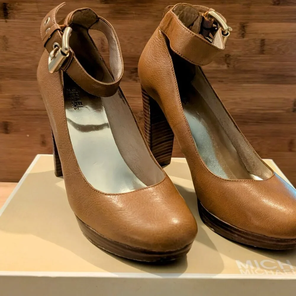 Michael  Kors women's size 9.5 Austin Ankle heel in Luggage brown - Picture 4 of 6